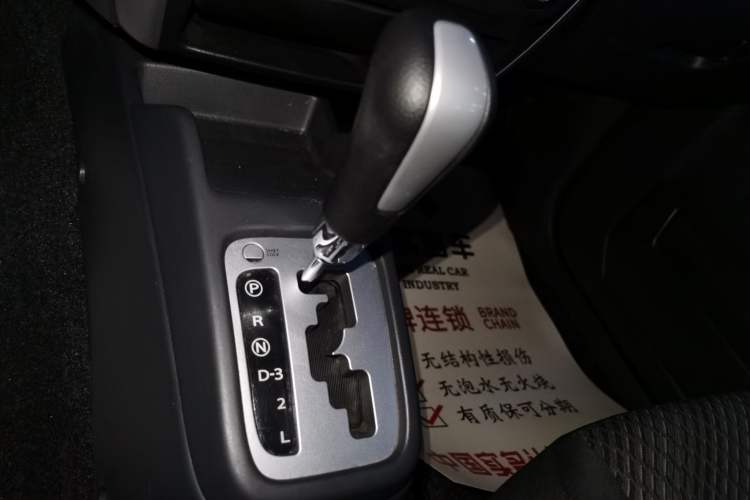 Used Suzuki Jimny 2012 1.3 AT JLX Gear Lever