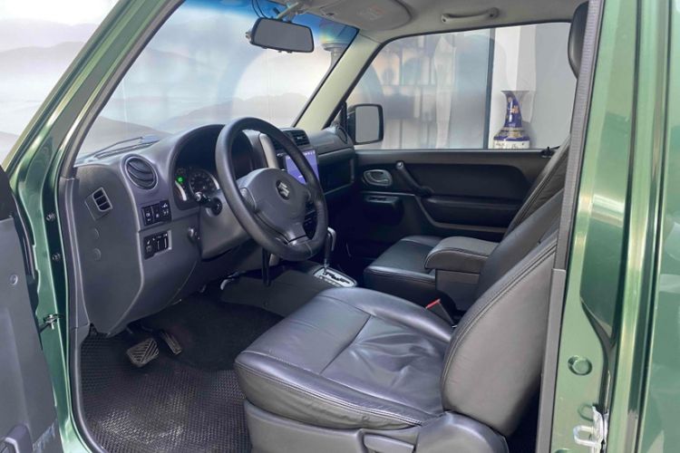 Used Suzuki Jimny 2012 1.3 AT Mode3 Interior 2