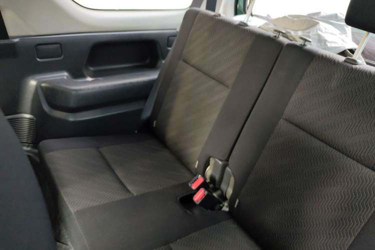 Used Suzuki Jimny 2012 1.3 MT JLX Left Rear Seat