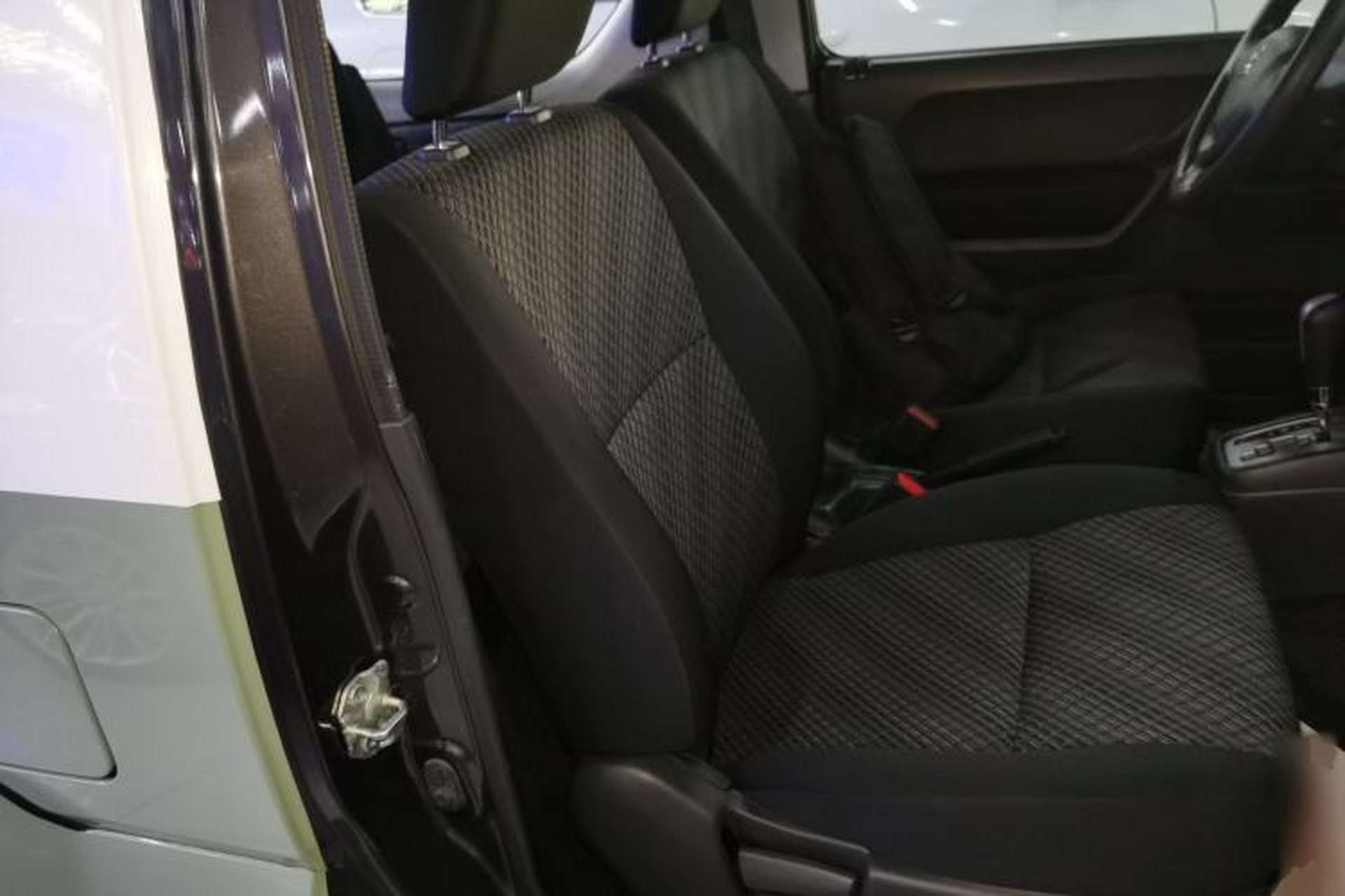 Used Suzuki Jimny 2012 1.3 AT JLX Right Front Seat