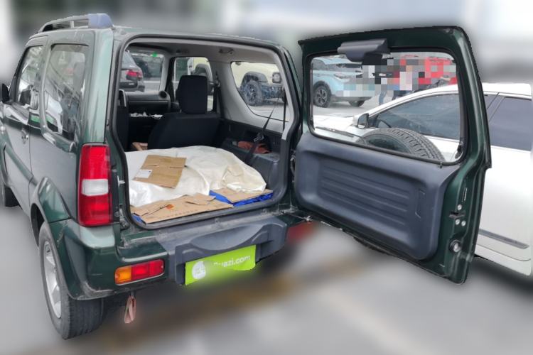 Used Suzuki Jimny 2012 1.3 AT JLX Navigation Edition Trunk