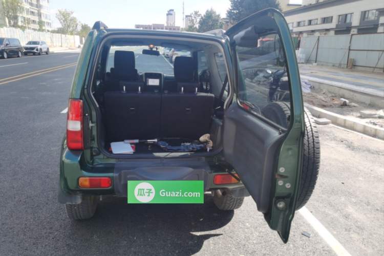 Used Suzuki Jimny 2012 1.3 MT JLX Navigation Edition Trunk