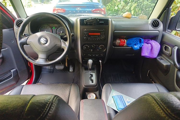 Used Suzuki Jimny 2012 1.3 AT Mode3 Center Console