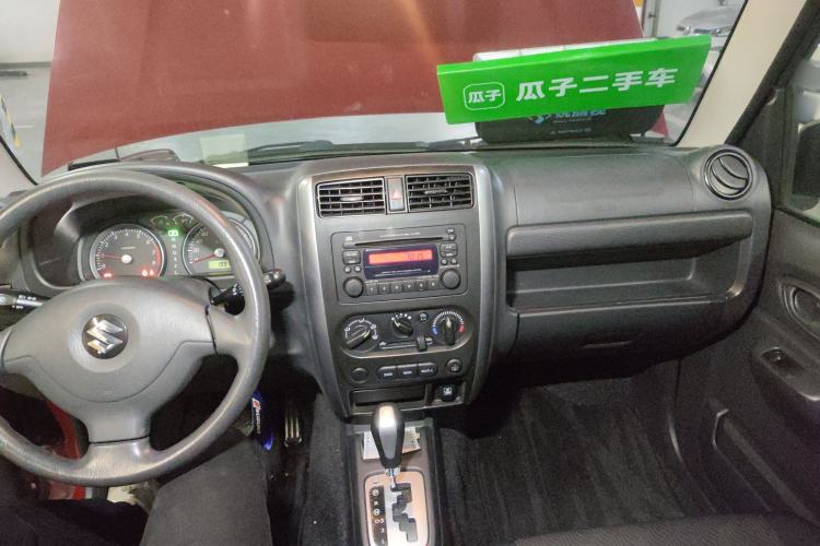 Used Suzuki Jimny 2012 1.3 AT JLX Center Console