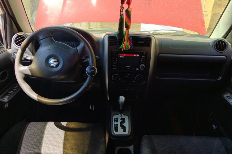 Used Suzuki Jimny 2012 1.3 AT JLX Center Console