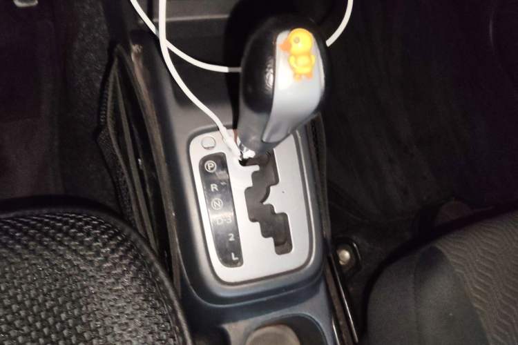 Used Suzuki Jimny 2012 1.3 AT JLX Gear Lever