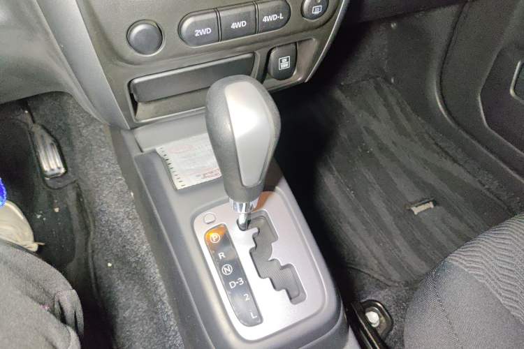 Used Suzuki Jimny 2012 1.3 AT JLX Gear Lever