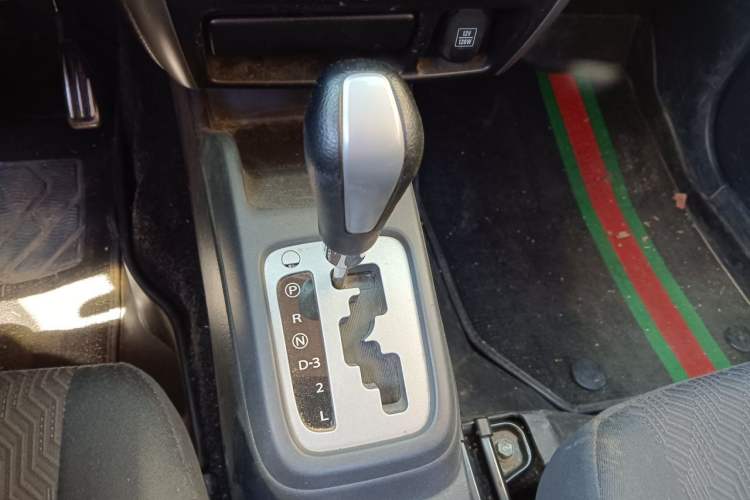 Used Suzuki Jimny 2012 1.3 AT JLX Gear Lever