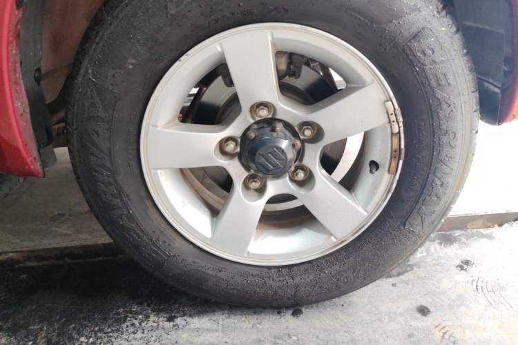 Used Suzuki Jimny 2012 1.3 AT Mode3 Right Front Wheel Hub