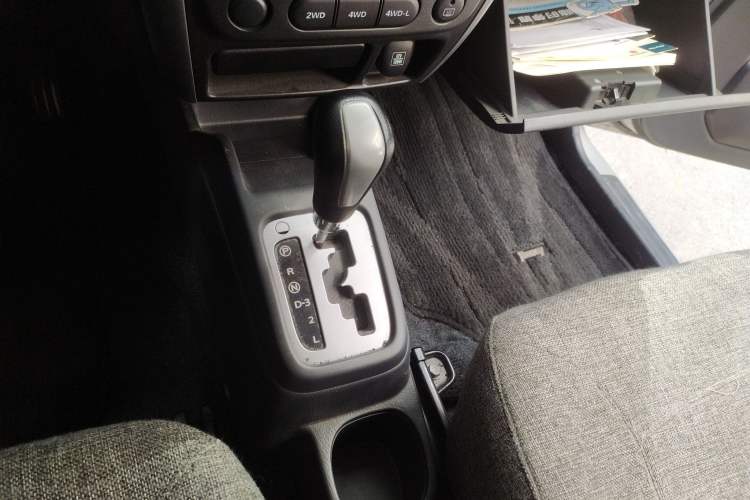 Used Suzuki Jimny 2012 1.3 AT JLX Gear Lever