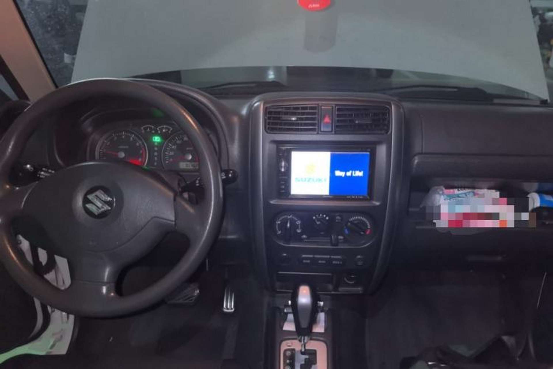 Used Suzuki Jimny 2012 1.3 AT JLX Navigation Edition Center Console