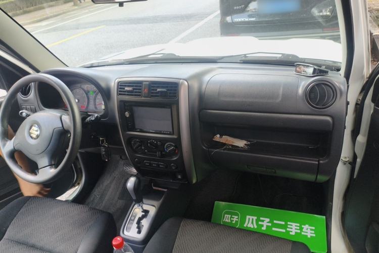 Used Suzuki Jimny 2012 1.3 AT JLX Navigation Edition Center Console