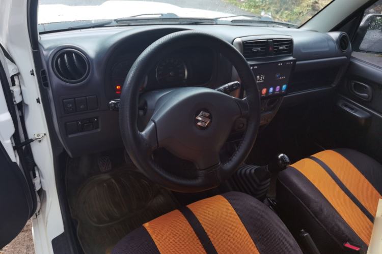 Used Suzuki Jimny 2012 1.3 MT JLX Center Console