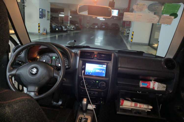 Used Suzuki Jimny 2012 1.3 AT JLX Navigation Edition Center Console