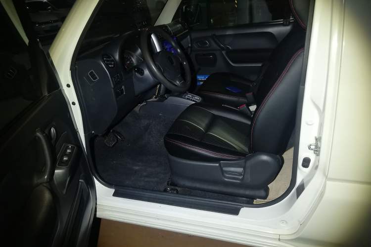 Used Suzuki Jimny 2012 1.3 AT JLX Driver Seat