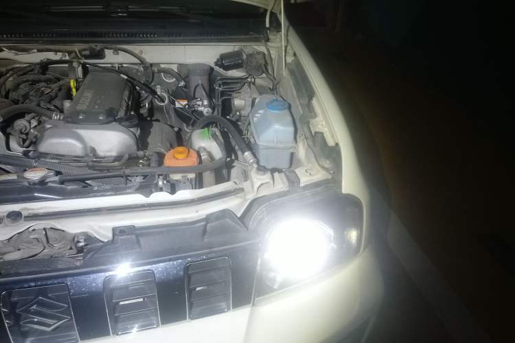 Used Suzuki Jimny 2012 1.3 AT JLX Engine Bay Left