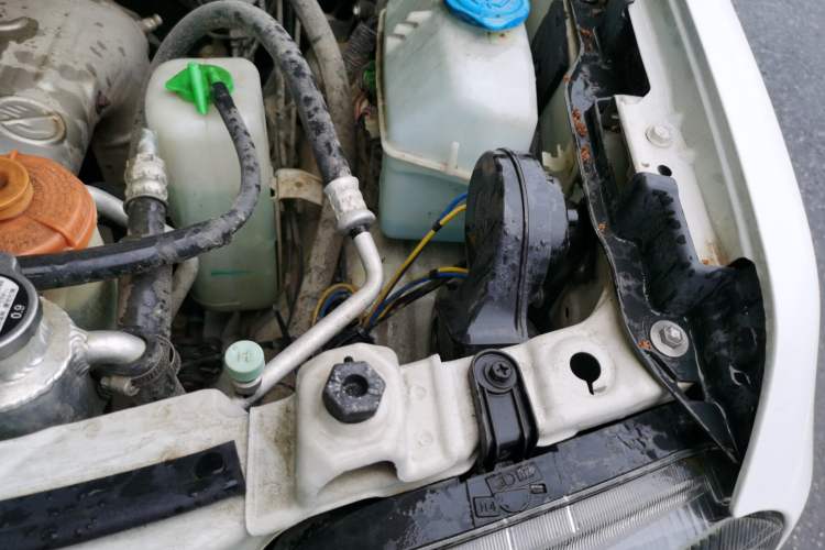 Used Suzuki Jimny 2012 1.3 AT JLX Navigation Edition Engine Bay Left
