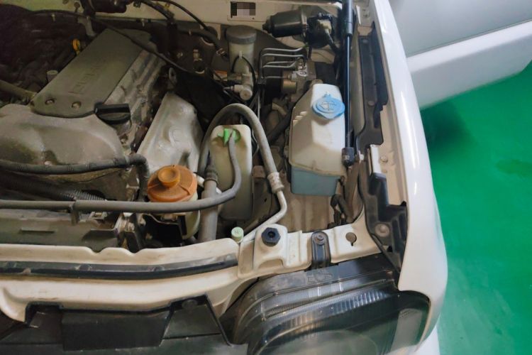 Used Suzuki Jimny  Engine Bay Left