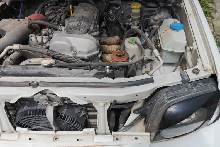 Used Suzuki Jimny 2012 1.3 AT JLX Navigation Edition Engine Bay Left