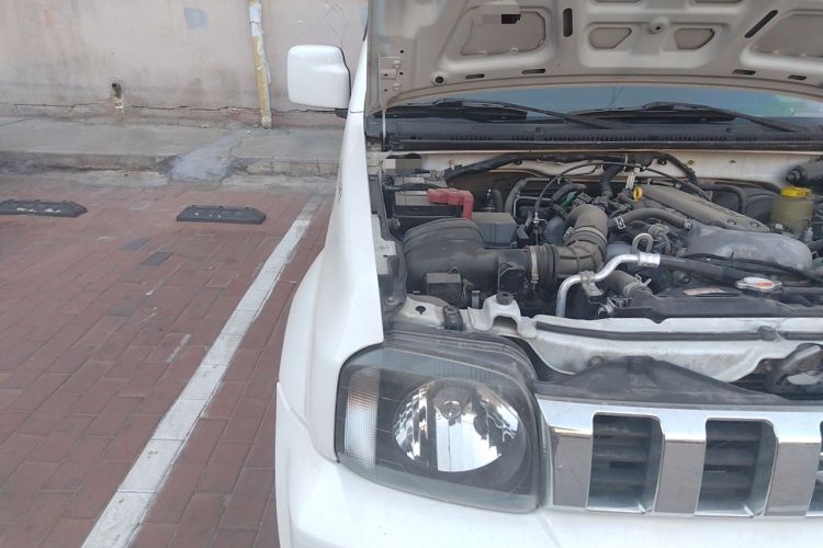 Used Suzuki Jimny 2012 1.3 AT JLX Engine Bay Right