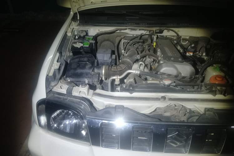 Used Suzuki Jimny 2012 1.3 AT JLX Engine Bay Right