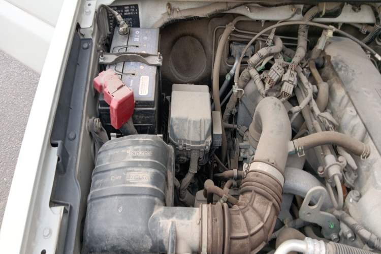 Used Suzuki Jimny 2012 1.3 AT JLX Engine Bay Right