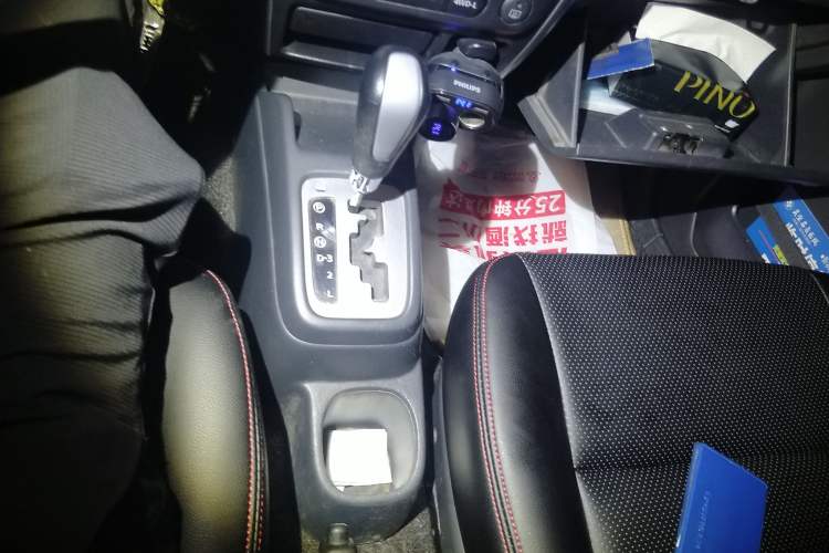 Used Suzuki Jimny 2012 1.3 AT JLX Gear Lever