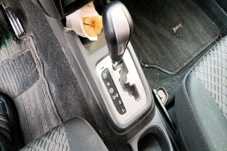 Used Suzuki Jimny 2012 1.3 AT JLX Gear Lever