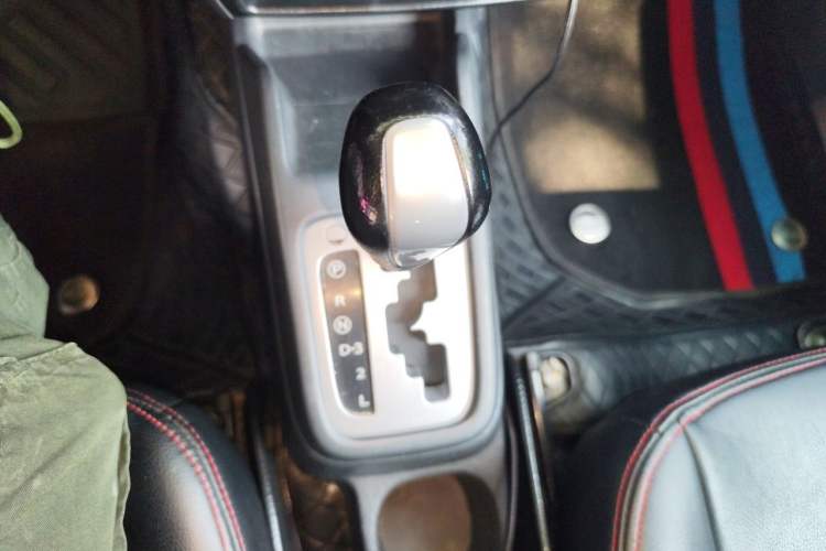 Used Suzuki Jimny 2012 1.3 AT JLX Gear Lever