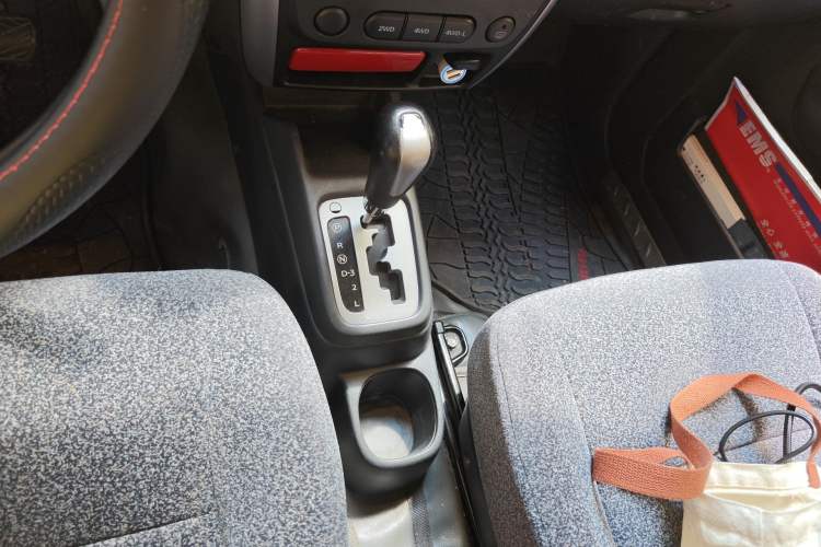 Used Suzuki Jimny 2012 1.3 AT JLX Navigation Edition Gear Lever