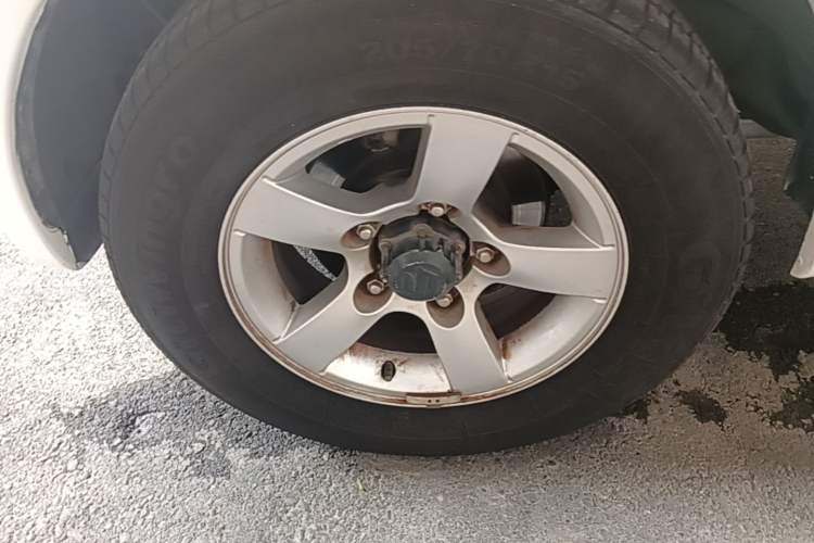 Used Suzuki Jimny 2012 1.3 AT JLX Navigation Edition Left Front Wheel Hub