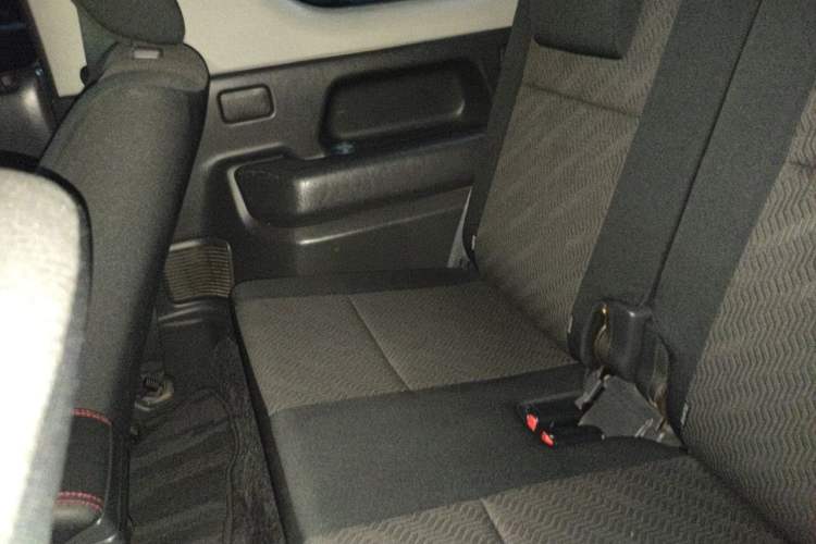 Used Suzuki Jimny 2012 1.3 AT Mode3 Left Rear Seat