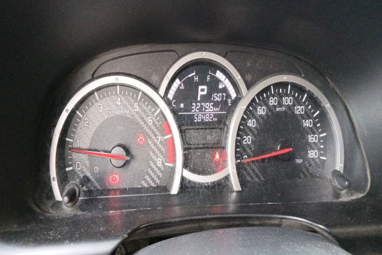 Used Suzuki Jimny 2012 1.3 AT JLX Odometer Close Up