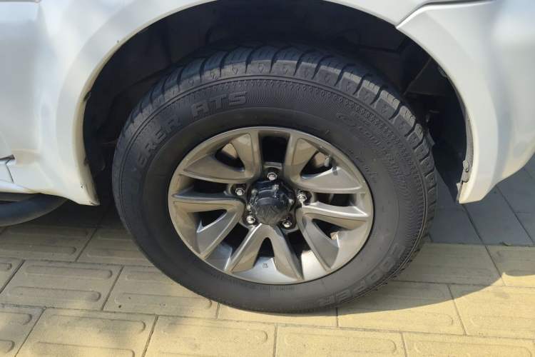 Used Suzuki Jimny 2012 1.3 AT JLX Right Front Wheel Hub