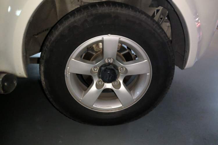 Used Suzuki Jimny 2012 1.3 AT JLX Navigation Edition Right Front Wheel Hub
