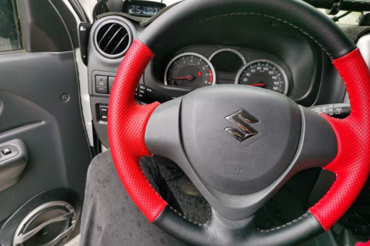 Used Suzuki Jimny 2012 1.3 AT JLX Navigation Edition Steering Wheel