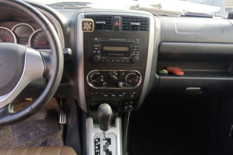 Used Suzuki Jimny 2015 1.3 AT JLX Audio And AC Panel