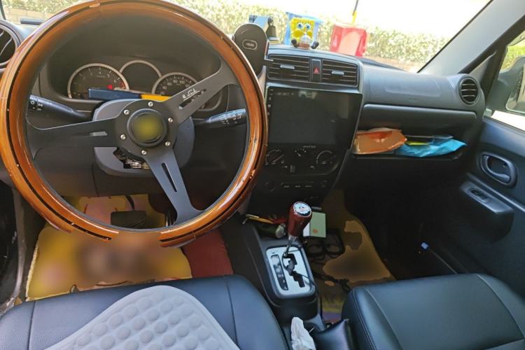 Used Suzuki Jimny 2015 1.3 AT JLX Center Console