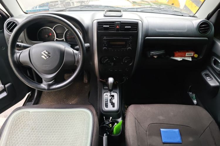 Used Suzuki Jimny 2015 1.3 AT JLX Center Console