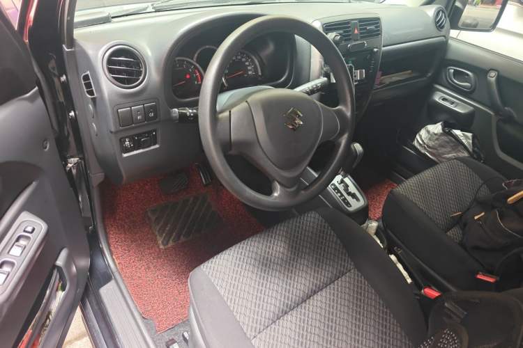 Used Suzuki Jimny 2015 1.3 AT JLX Center Console