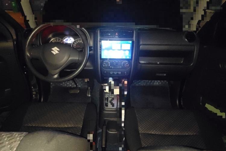 Used Suzuki Jimny 2015 1.3 AT JLX Center Console