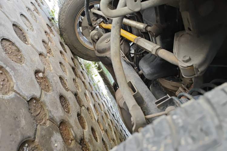Used Suzuki Jimny 2015 1.3 AT JLX Chassis Front Left