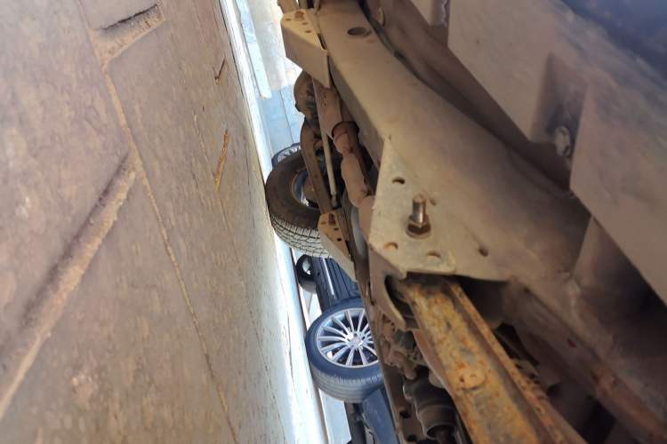Used Suzuki Jimny 2015 1.3 AT JLX Chassis Rear Left