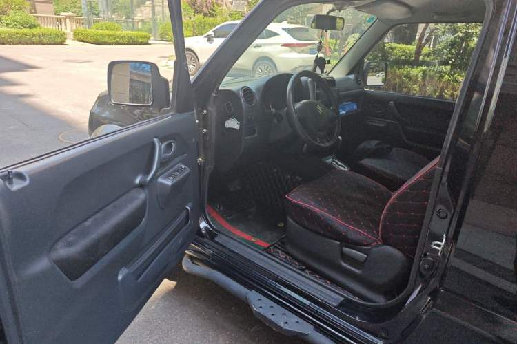 Used Suzuki Jimny 2015 1.3 AT JLX Driver Seat