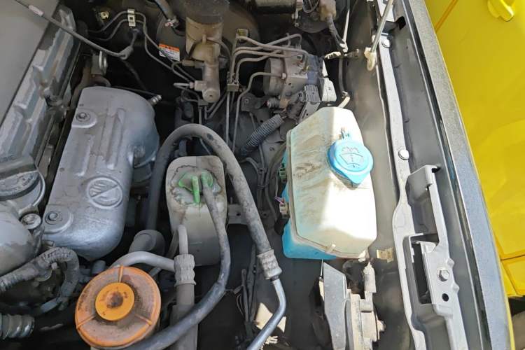 Used Suzuki Jimny 2015 1.3 AT JLX Engine Bay Left