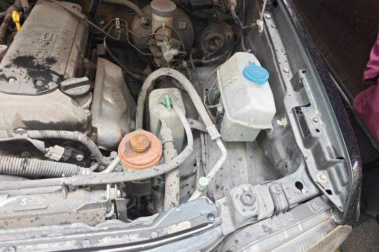 Used Suzuki Jimny 2015 1.3 AT JLX Engine Bay Left