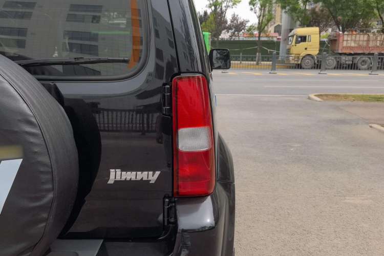 Used Suzuki Jimny 2015 1.3 AT JLX Exterior 8