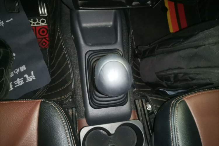 Used Suzuki Jimny 2015 1.3 MT JLX Gear Lever