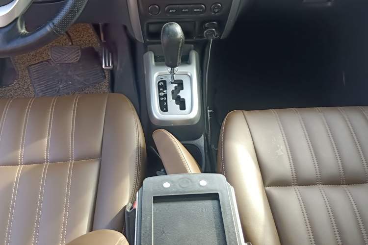 Used Suzuki Jimny 2015 1.3 AT JLX Gear Lever
