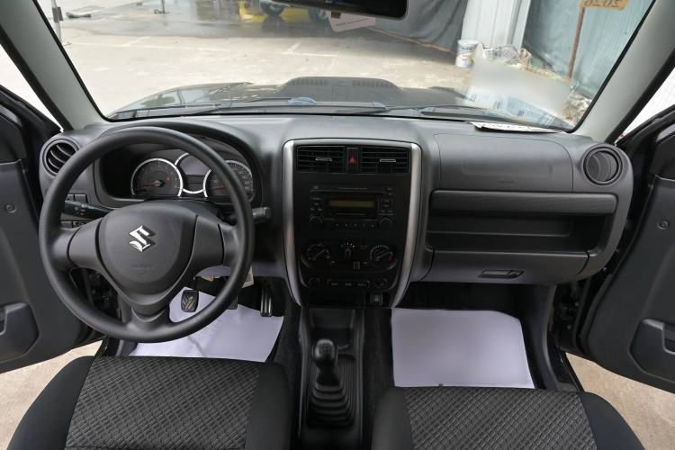 Used Suzuki Jimny 2015 1.3 MT JLX Interior 1